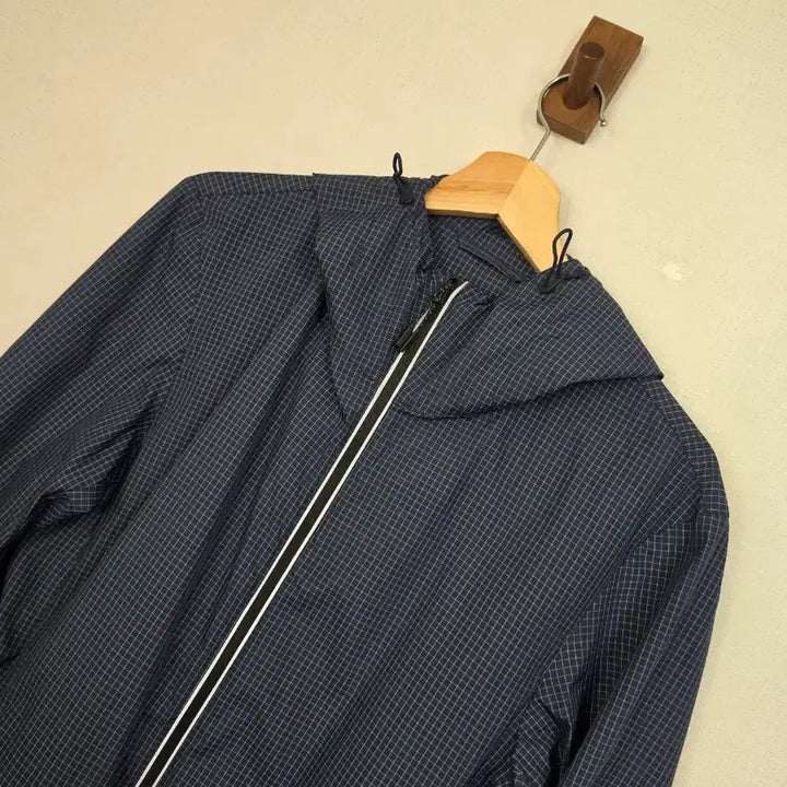 [BUNJANG] Uniqlo Check Running Windbreaker L / 유니클로 체크 런닝 바람막이 L
