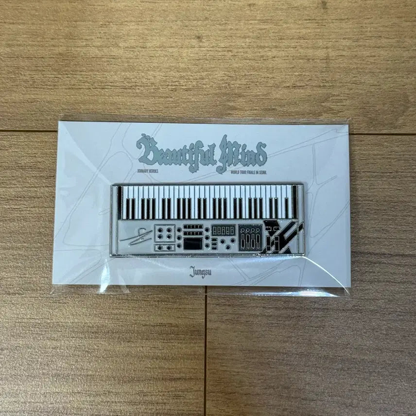 [BUNJANG] Xdinary Heroes Jungsu Instrument Badge / 엑스디너리히어로즈 엑디즈 악기 뱃지 정수 양도 판매