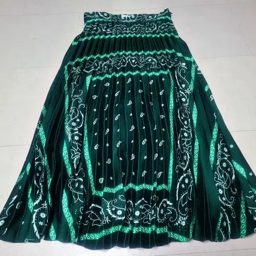 [BUNJANG] Sandro Paisley Green Pleated Skirt / 산드로 페이즐리 그린 플리츠 스커트 폴1326