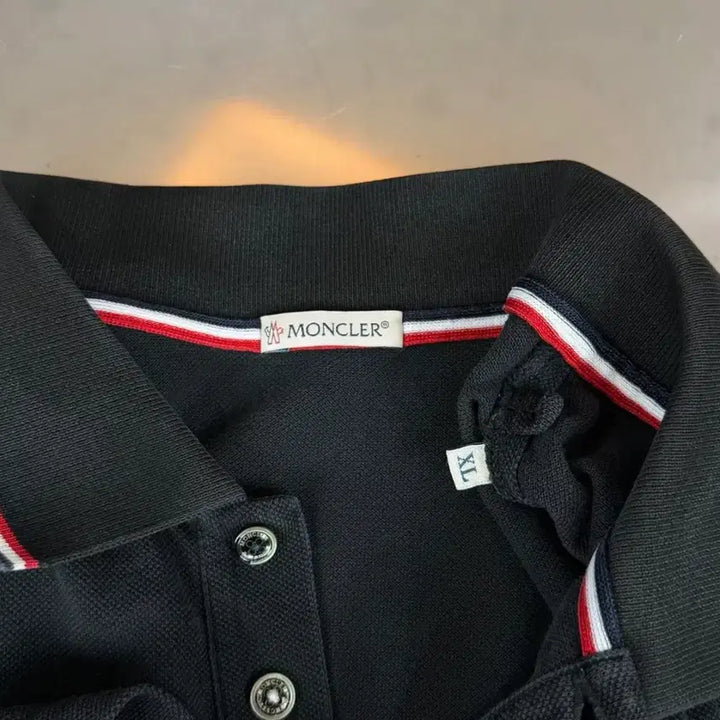 [BUNJANG] Moncler Patch Polo Shirt / 몽클레어 와펜 패치 카라티셔츠