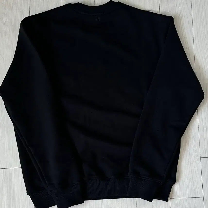 [BUNJANG] Ami Small Heart Black Sweatshirt / 아미 스몰 하트 블랙 맨투맨