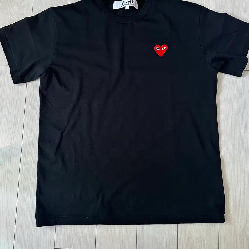 [BUNJANG] Comme des Garcons Black T-Shirt with Heart Logo / 꼼데가르송 검정 반팔 티셔츠 하트 로고