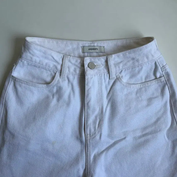 [BUNJANG] Amomento White Denim Pants / 아모멘토 Amomento 오프 화이트 데님