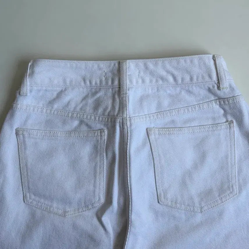 [BUNJANG] Amomento White Denim Pants / 아모멘토 Amomento 오프 화이트 데님