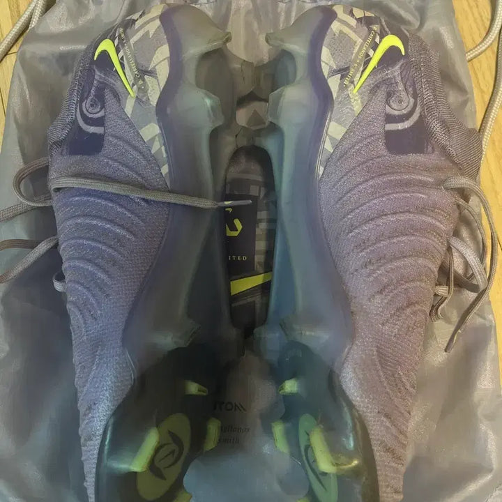 [BUNJANG] Nike Phantom GX2 Elite FG Soccer Cleats / 나이키 팬텀 gx2 엘리트 fg 275 유나이티드 팩