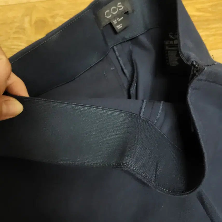 [BUNJANG] COS Bending Slacks Navy 34 + New Sandals / 새상품 COS 코스 밴딩 슬랙스 네이비 34  25 26 +새 쪼리