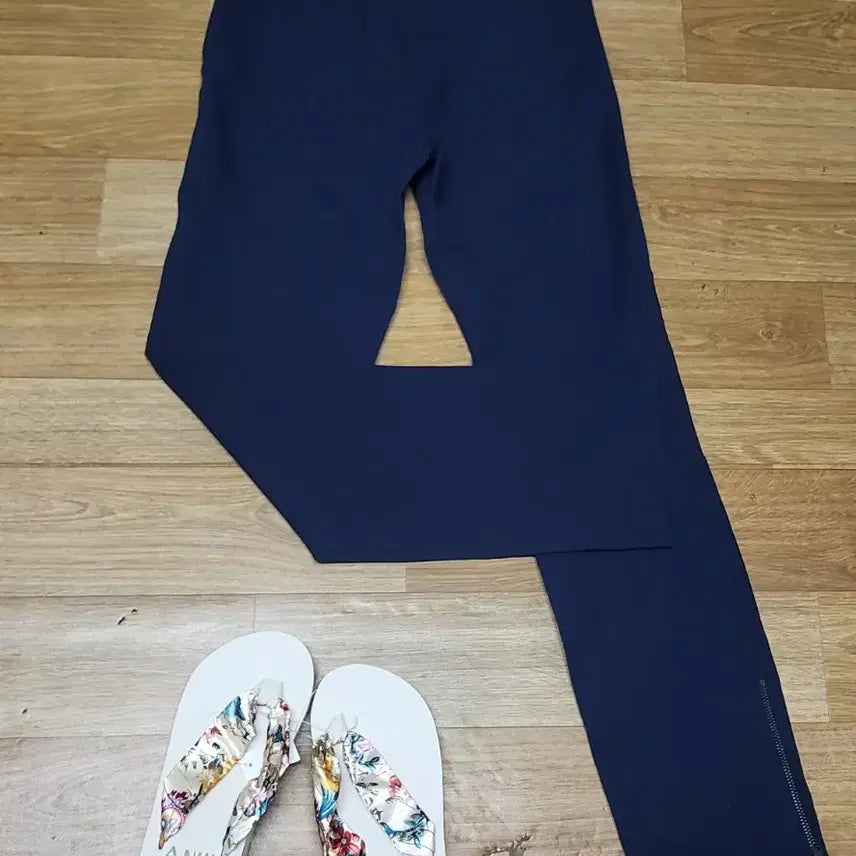 [BUNJANG] COS Bending Slacks Navy 34 + New Sandals / 새상품 COS 코스 밴딩 슬랙스 네이비 34  25 26 +새 쪼리