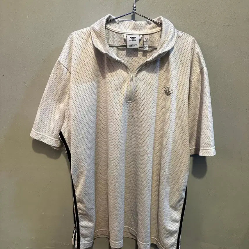 [BUNJANG] Adidas Limited Edition Half-Zip Collar T-Shirt / 아디다스 한정판 반집업 카라티