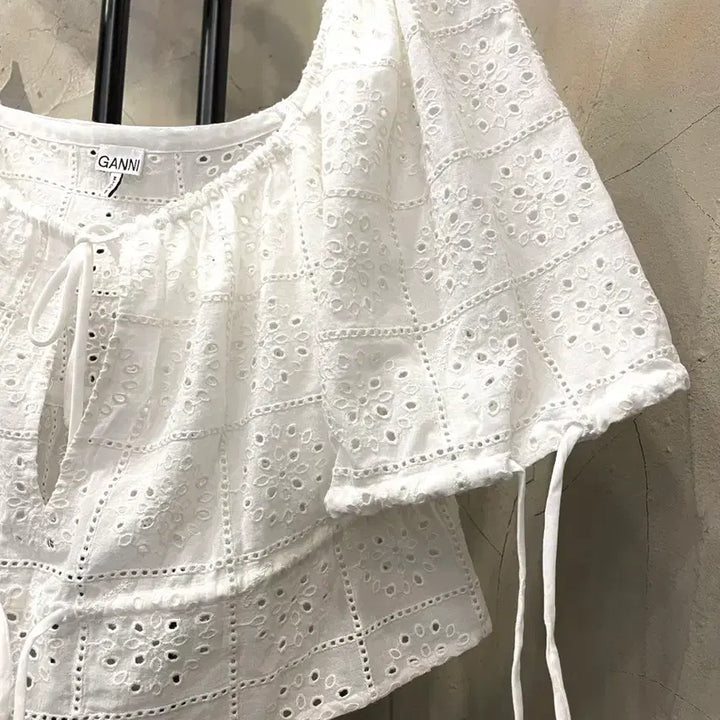 [SOLD OUT] 가니 Broderie Anglaise Cropped Top 55~66