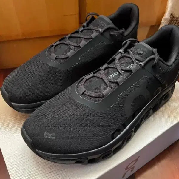 [BUNJANG] On Running Cloudmonster All Black Sneakers / 정품 온 러닝 클라우드몬스터 올 블랙 280MM