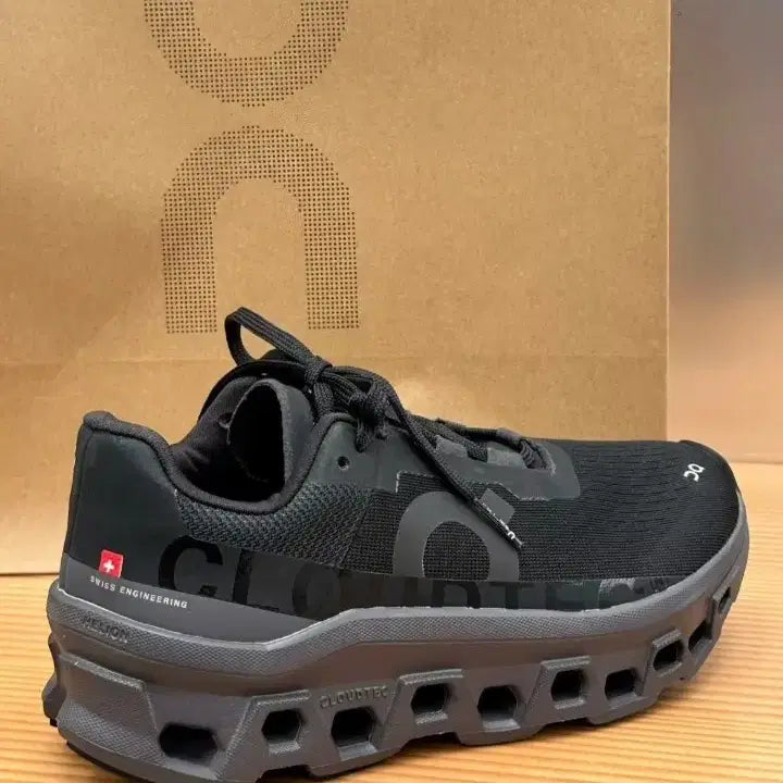 [BUNJANG] On Running Cloudmonster All Black Sneakers / 정품 온 러닝 클라우드몬스터 올 블랙 280MM