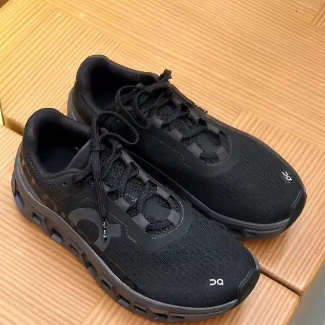 [BUNJANG] On Running Cloudmonster All Black Sneakers / 정품 온 러닝 클라우드몬스터 올 블랙 280MM