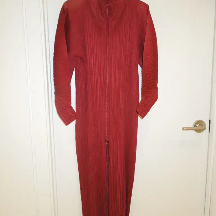 [BUNJANG] Pleats Please Zip-Up Long Coat Cardigan Carmine / 플리츠플리즈 집업 롱코트 롱가디건 카민