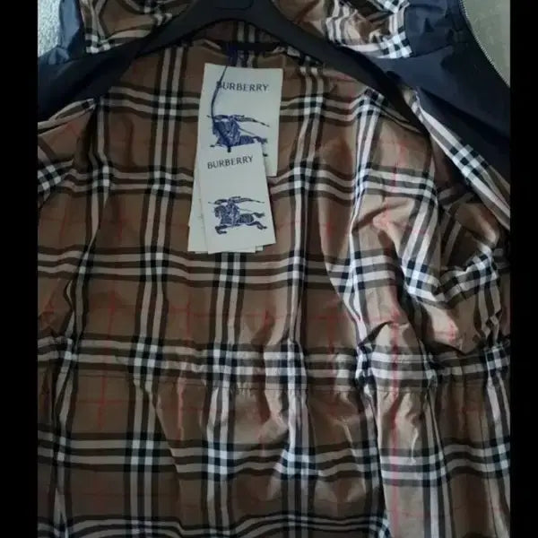 [BUNJANG] Burberry Medley Hooded Windbreaker Jacket / 새제품)버버리 메들리 후드 블랙 바람막이 자켓L77반~88