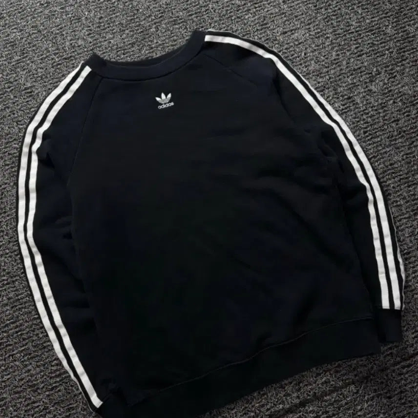 [BUNJANG] Adidas Sweatshirt Black / 아디다스맨투맨블랙