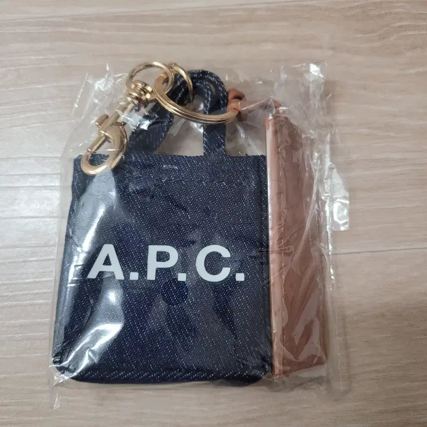 [SOLD OUT] A.P.C. 데님 미니백 키링