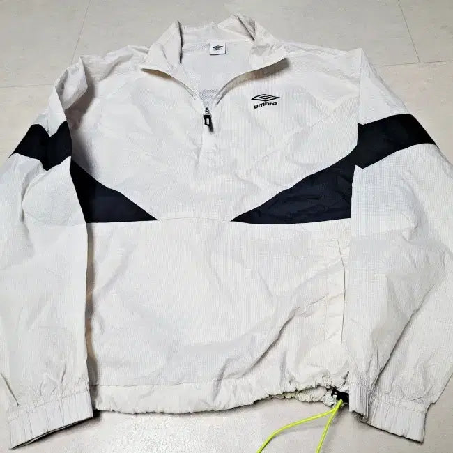 [BUNJANG] Umbro Ripstop Lightweight Anorak Windbreaker Jacket / 엄브로 립스탑 경량 아노락 바람막이 공용 95 폴1326