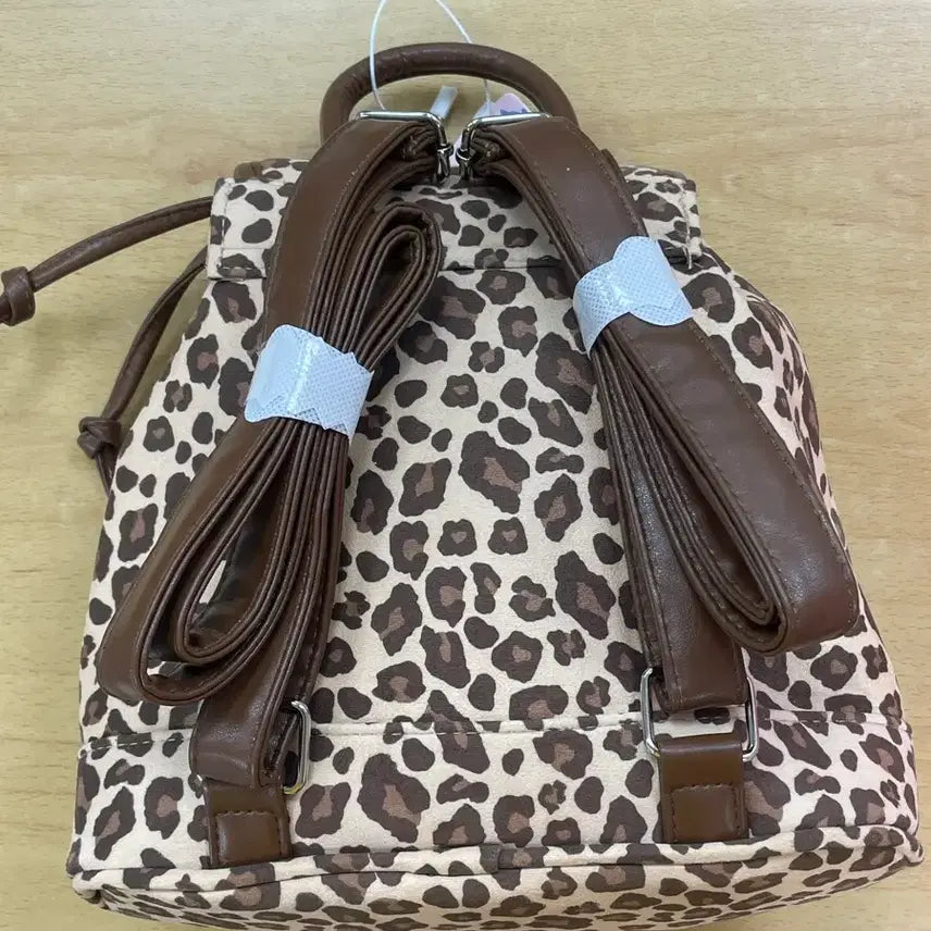 [BUNJANG] Hello Kitty Leopard Print Backpack / 헬로키티 레오파드 호피 백팩 가방 새상품(정품)