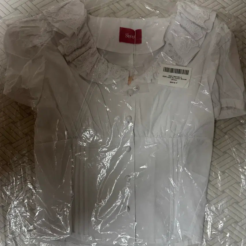 [SOLD OUT] 시눈 레이스 믹스 블라우스 새상품