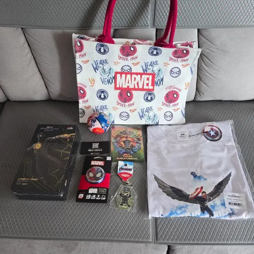 [BUNJANG] Marvel Spider-Man Merchandise Bundle Set / 마블 스파이더맨 굿즈 세트 (가방, 피규어, 티셔츠 등)