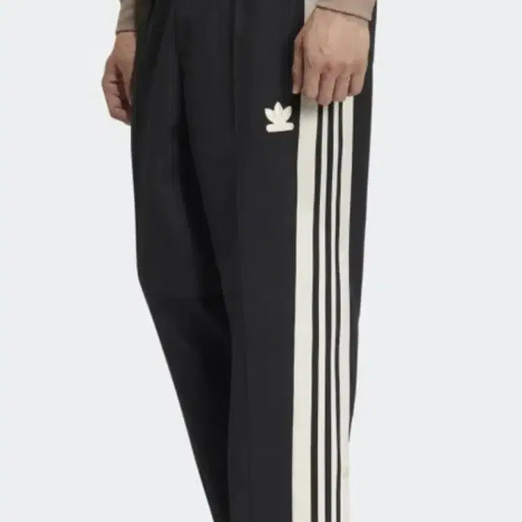 [BUNJANG] Adidas Anti University Woven Track Pants - Black (2XL) / 2XL 아디다스 안티 유니버시티 우븐 트랙 팬츠 블랙