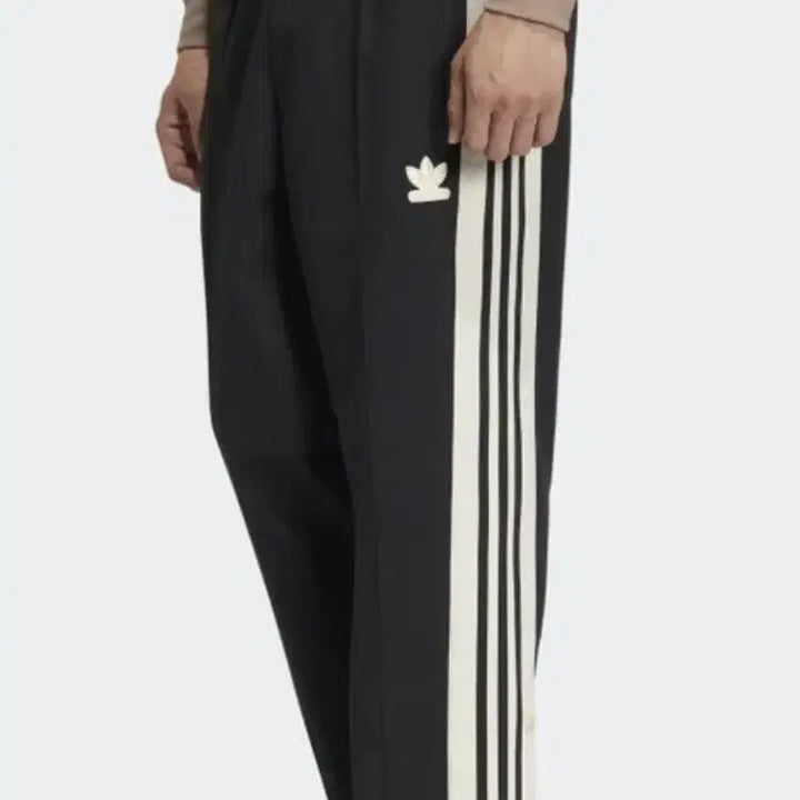 [BUNJANG] Adidas Anti University Woven Track Pants - Black (2XL) / 2XL 아디다스 안티 유니버시티 우븐 트랙 팬츠 블랙