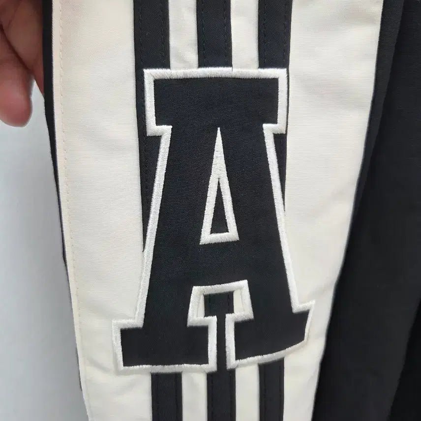 [BUNJANG] Adidas Anti University Woven Track Pants - Black (2XL) / 2XL 아디다스 안티 유니버시티 우븐 트랙 팬츠 블랙