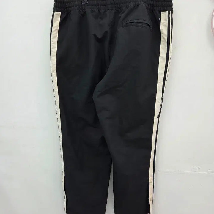 [BUNJANG] Adidas Anti University Woven Track Pants - Black (2XL) / 2XL 아디다스 안티 유니버시티 우븐 트랙 팬츠 블랙