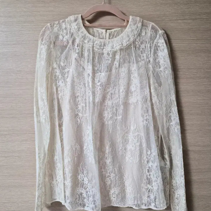 [BUNJANG] Reneybon Lace Blouse and Camisole Set / 레니본 나시세트 레이스블라우스