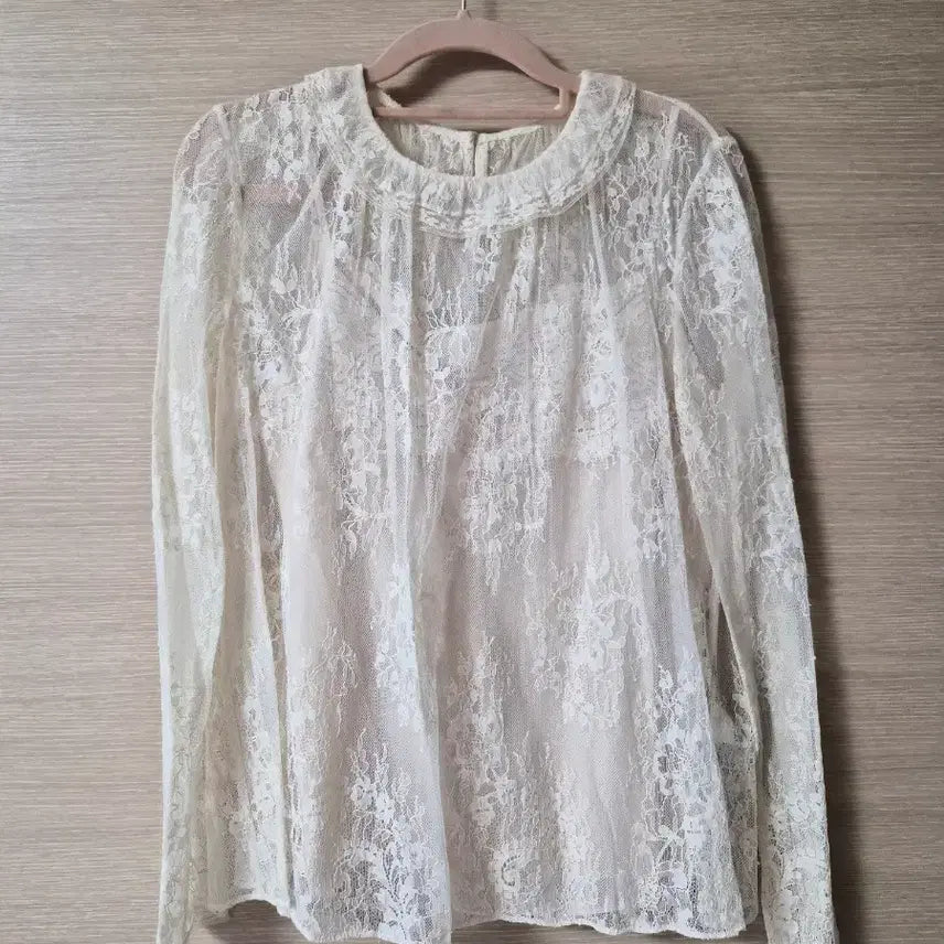 [BUNJANG] Reneybon Lace Blouse and Camisole Set / 레니본 나시세트 레이스블라우스