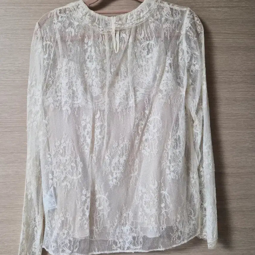 [BUNJANG] Reneybon Lace Blouse and Camisole Set / 레니본 나시세트 레이스블라우스