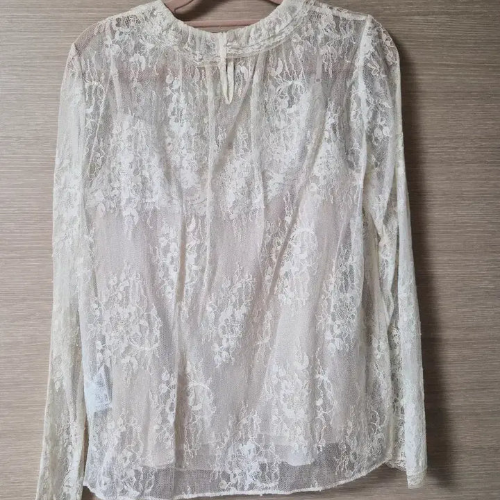 [BUNJANG] Reneybon Lace Blouse and Camisole Set / 레니본 나시세트 레이스블라우스
