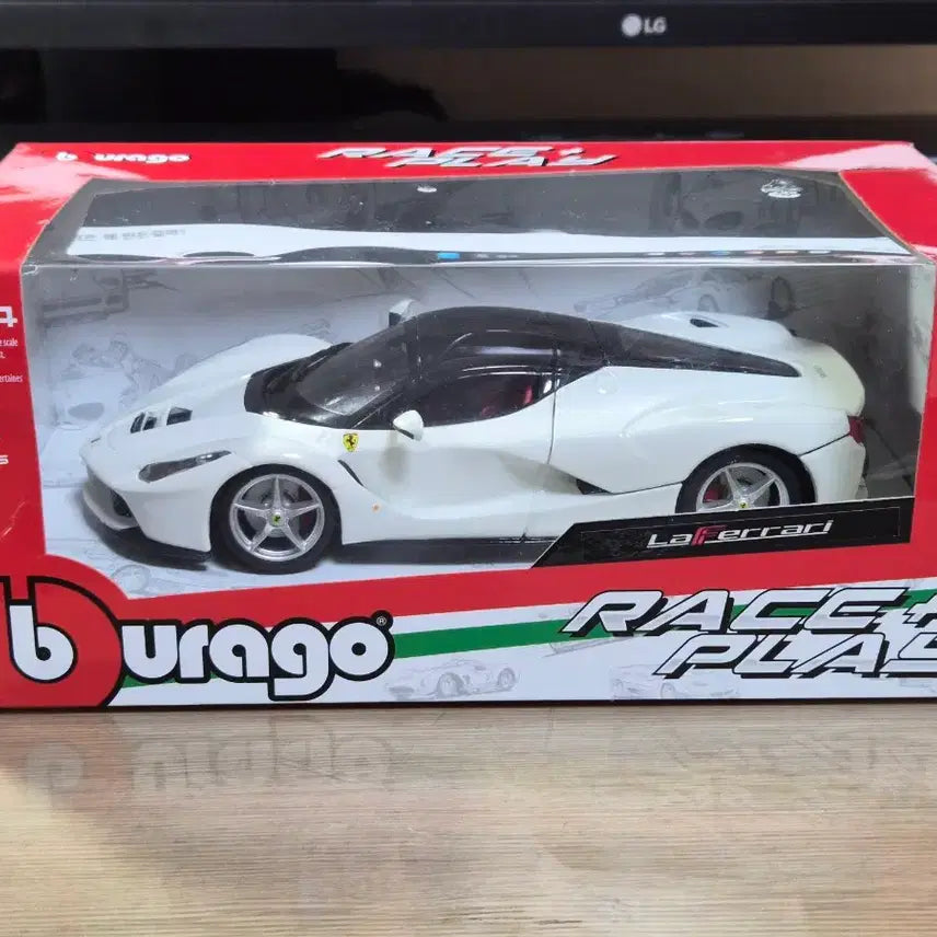 [BUNJANG] Bburago Ferrari LaFerrari 1:24 Diecast Model Car / 부라고 페라리 라페라리 1:24 다이캐스트 자동차 모형