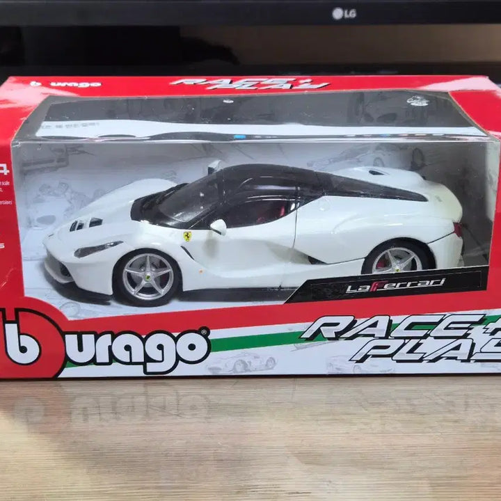 [BUNJANG] Bburago Ferrari LaFerrari 1:24 Diecast Model Car / 부라고 페라리 라페라리 1:24 다이캐스트 자동차 모형