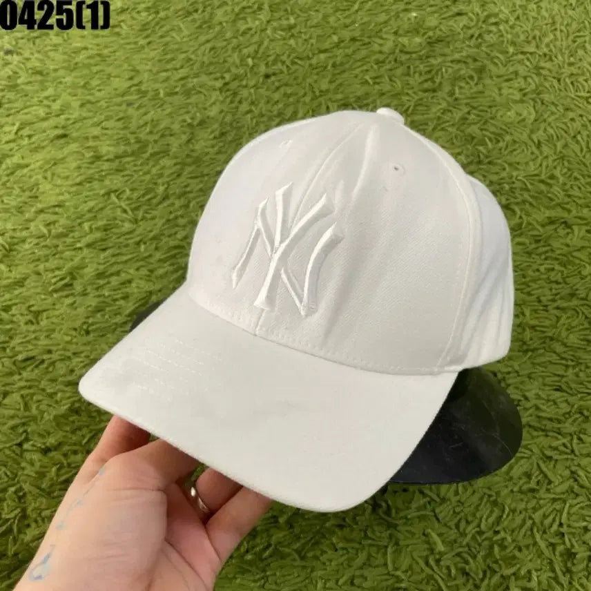 [BUNJANG] New York Yankees NY White Ball Cap / 뉴욕 양키스 NY 화이트 볼캡 모자