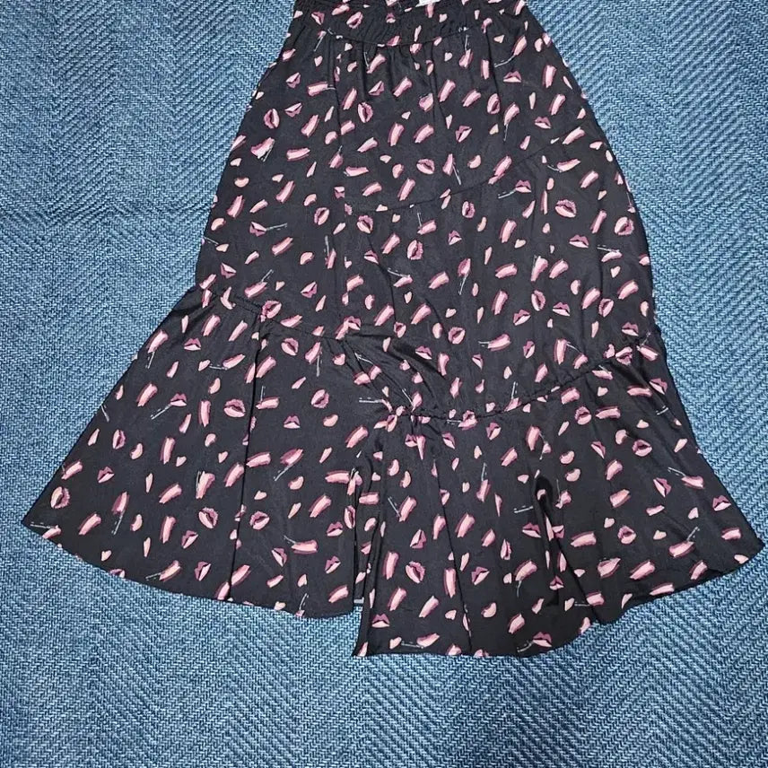 [BUNJANG] SJSJ Lip Print Long Skirt / SJ 한섬 검정 립 프린팅 롱 스커트