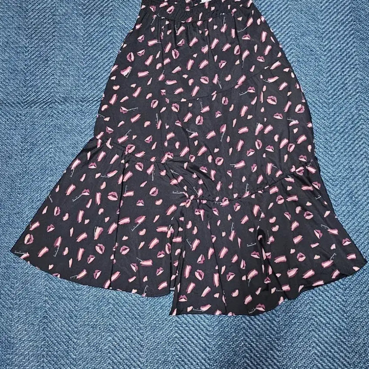 [BUNJANG] SJSJ Lip Print Long Skirt / SJ 한섬 검정 립 프린팅 롱 스커트
