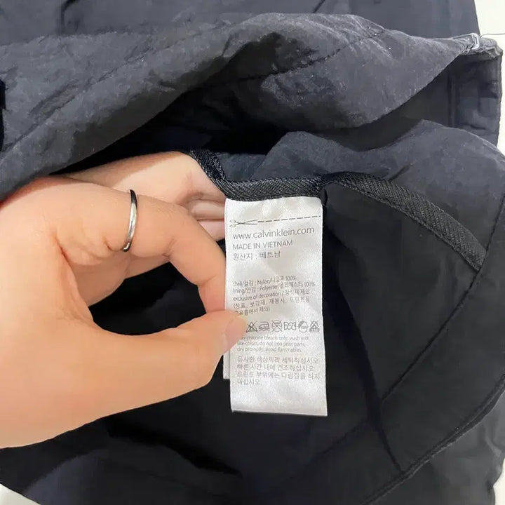 [BUNJANG] Calvin Klein Performance Windbreaker Jacket / (S)캘빈클라인 퍼포먼스 허리스트링 바람막이 자켓