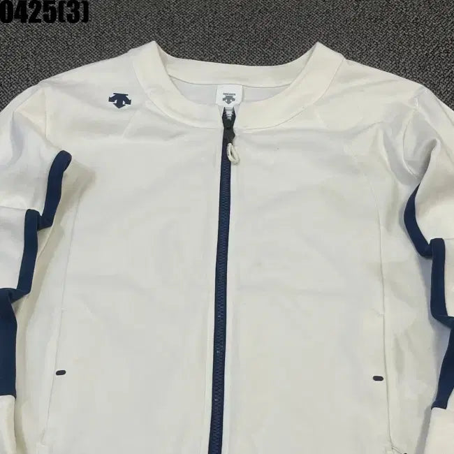 [SOLD OUT] 데상트 트랙탑 자켓 90