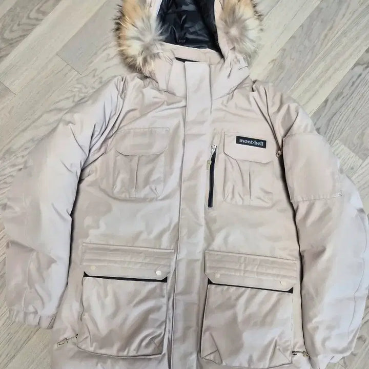 [BUNJANG] Montbell Hooded Fur Padding Ivory Jacket / 몽벨 후드 퍼 패딩 아이보리