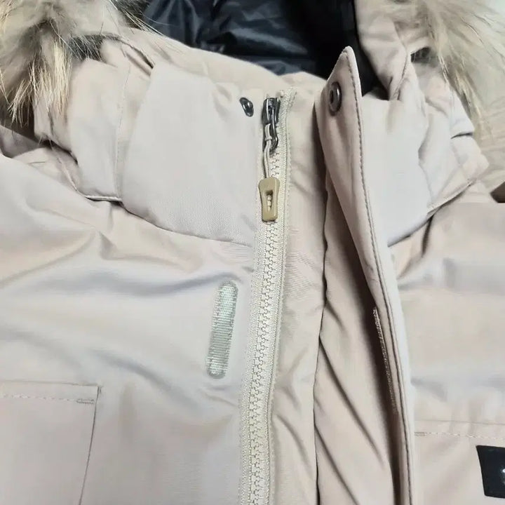 [BUNJANG] Montbell Hooded Fur Padding Ivory Jacket / 몽벨 후드 퍼 패딩 아이보리