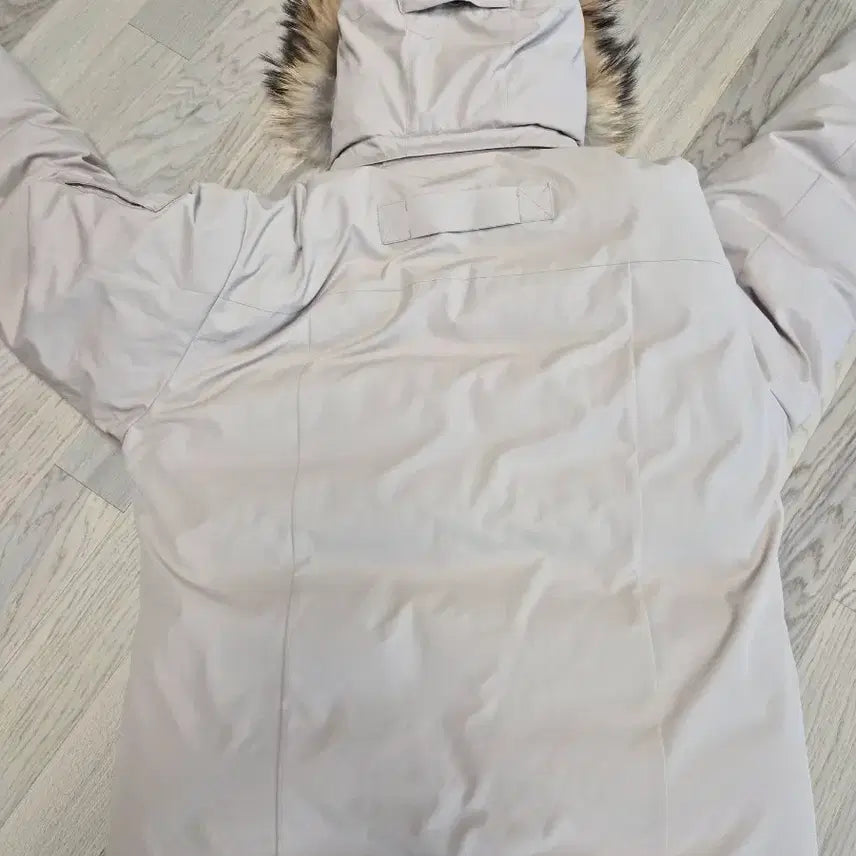 [BUNJANG] Montbell Hooded Fur Padding Ivory Jacket / 몽벨 후드 퍼 패딩 아이보리
