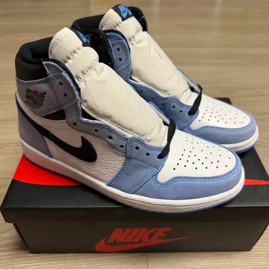 [BUNJANG] Jordan 1 University Blue Sneakers / 조던1 유니버시티블루 270