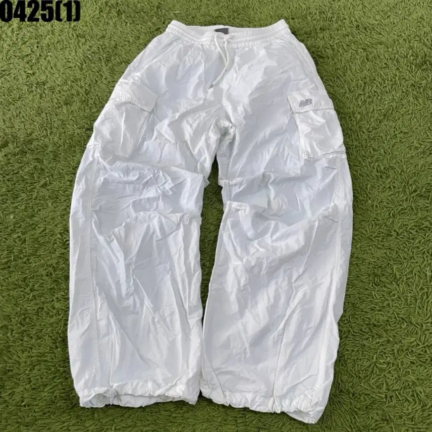 [SOLD OUT] 뉴발란스 화이트 카고 조거팬츠