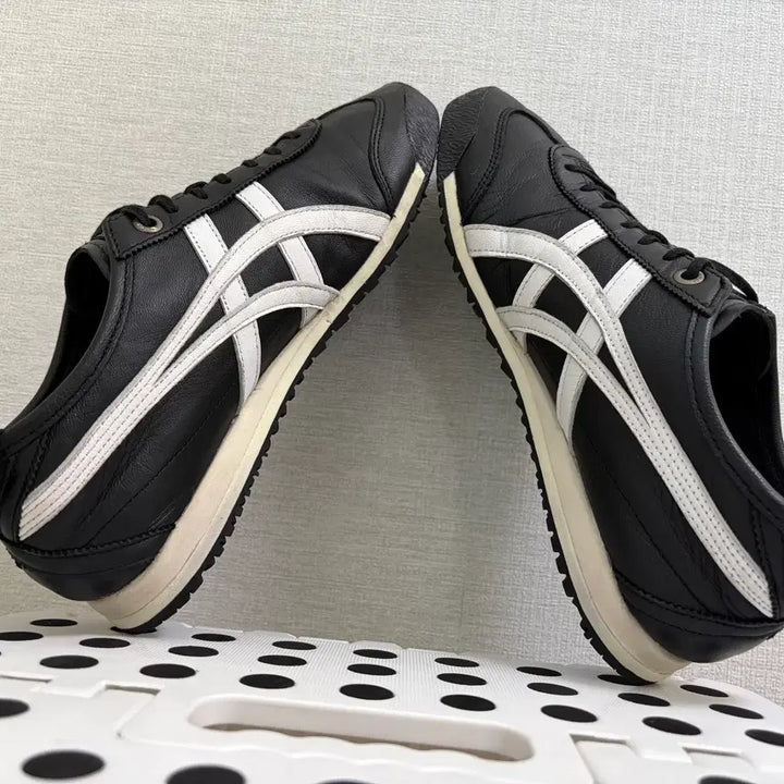 [SOLD OUT] 오니츠카타이거 여성 스니커즈 240