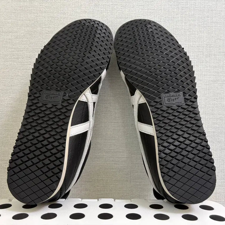 [SOLD OUT] 오니츠카타이거 여성 스니커즈 240