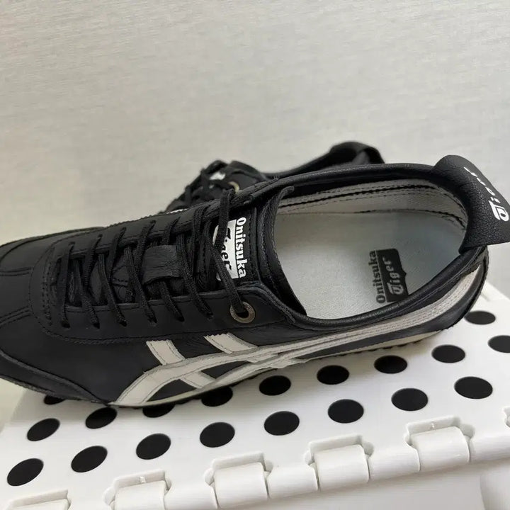 [SOLD OUT] 오니츠카타이거 여성 스니커즈 240