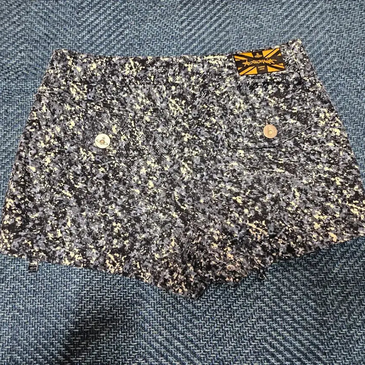 [BUNJANG] Vivienne Westwood Flower Print Shorts / 비비안웨스트우드 플라워 프린트 반바지