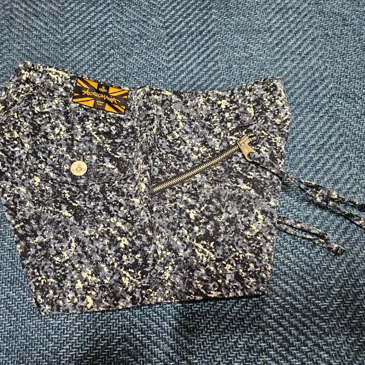 [BUNJANG] Vivienne Westwood Flower Print Shorts / 비비안웨스트우드 플라워 프린트 반바지