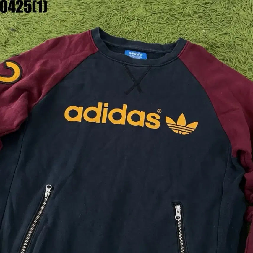 [BUNJANG] Adidas Fleece Sweatshirt Black/Burgundy / 아디다스 기모 맨투맨 티셔츠 블랙/버건디